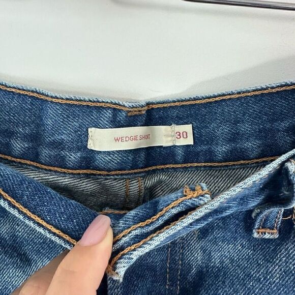 Levi’s Wedgie Distressed High Rise Denim Shorts Size 30 - Picture 8 of 12